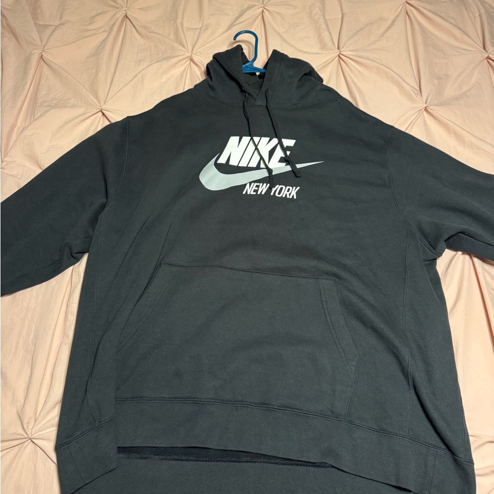 Nike Men's Black Hoodie Sweater